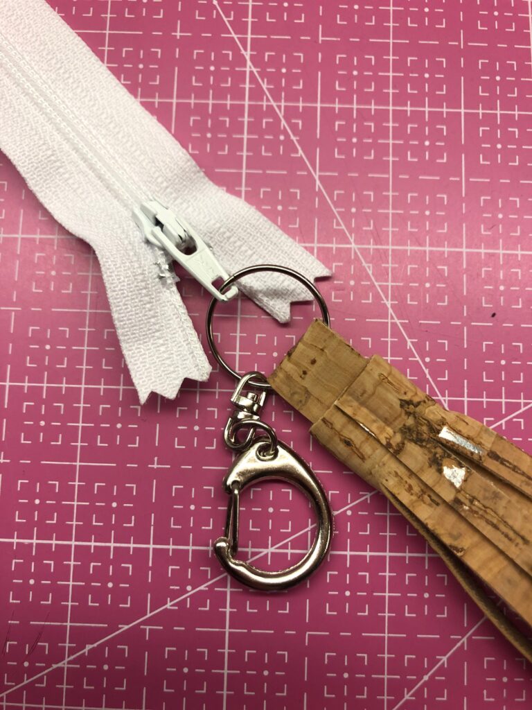 place on zipper pull