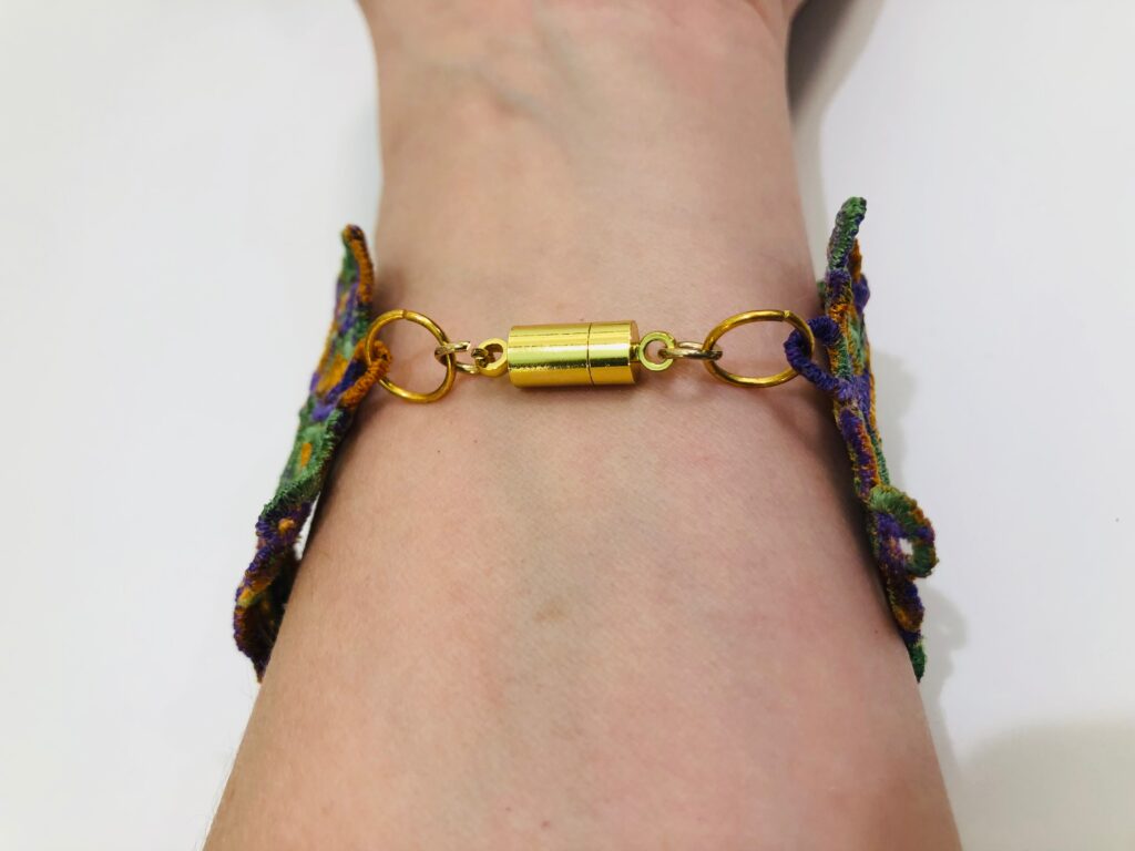 magnetic clasp on fsl bracelet