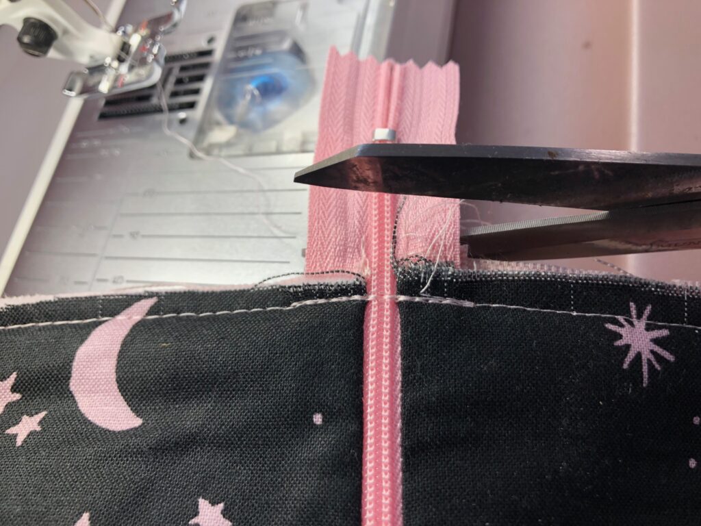 trimming yoga bag zipper tape