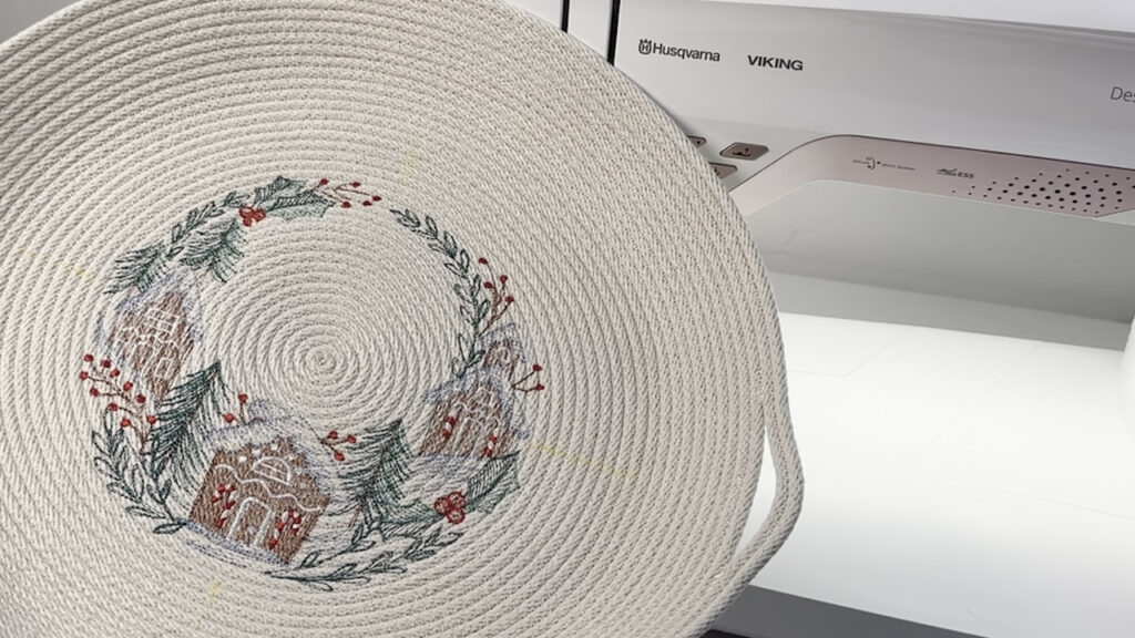 holiday rope tray gingerbread wreath design