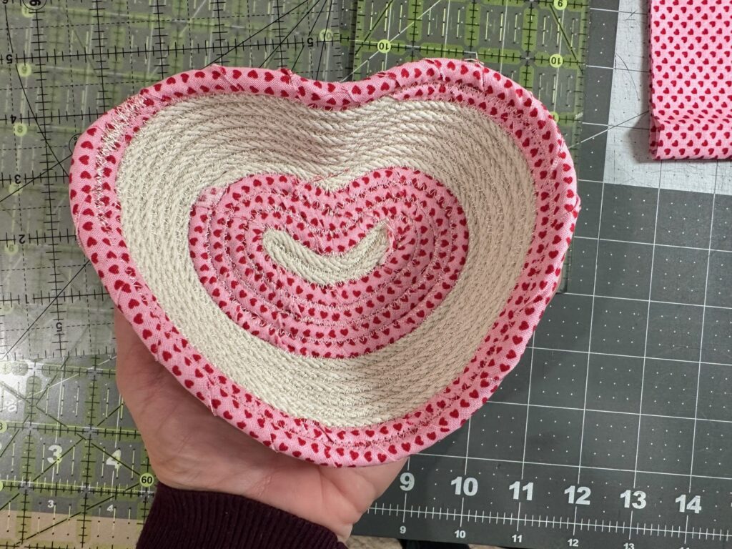 finished heart shaped rope trinket tray