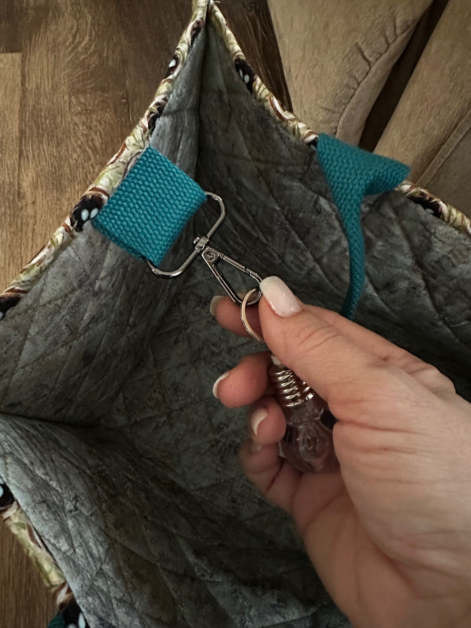 interior D-ring on all the things tote