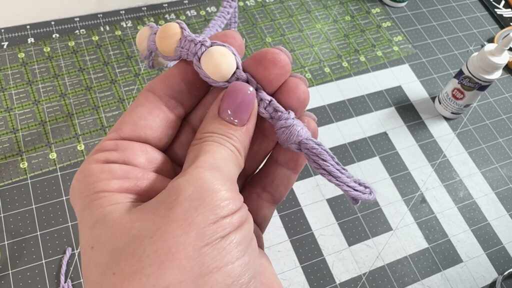 finished macrame handles end