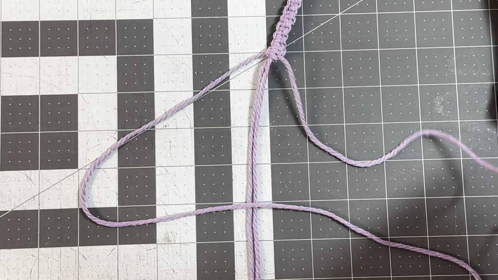 creating square knot, step 1