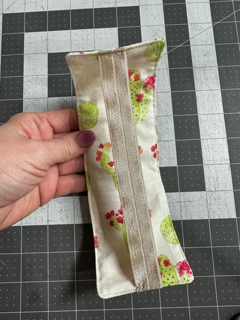 elastic attached to back of bookmark