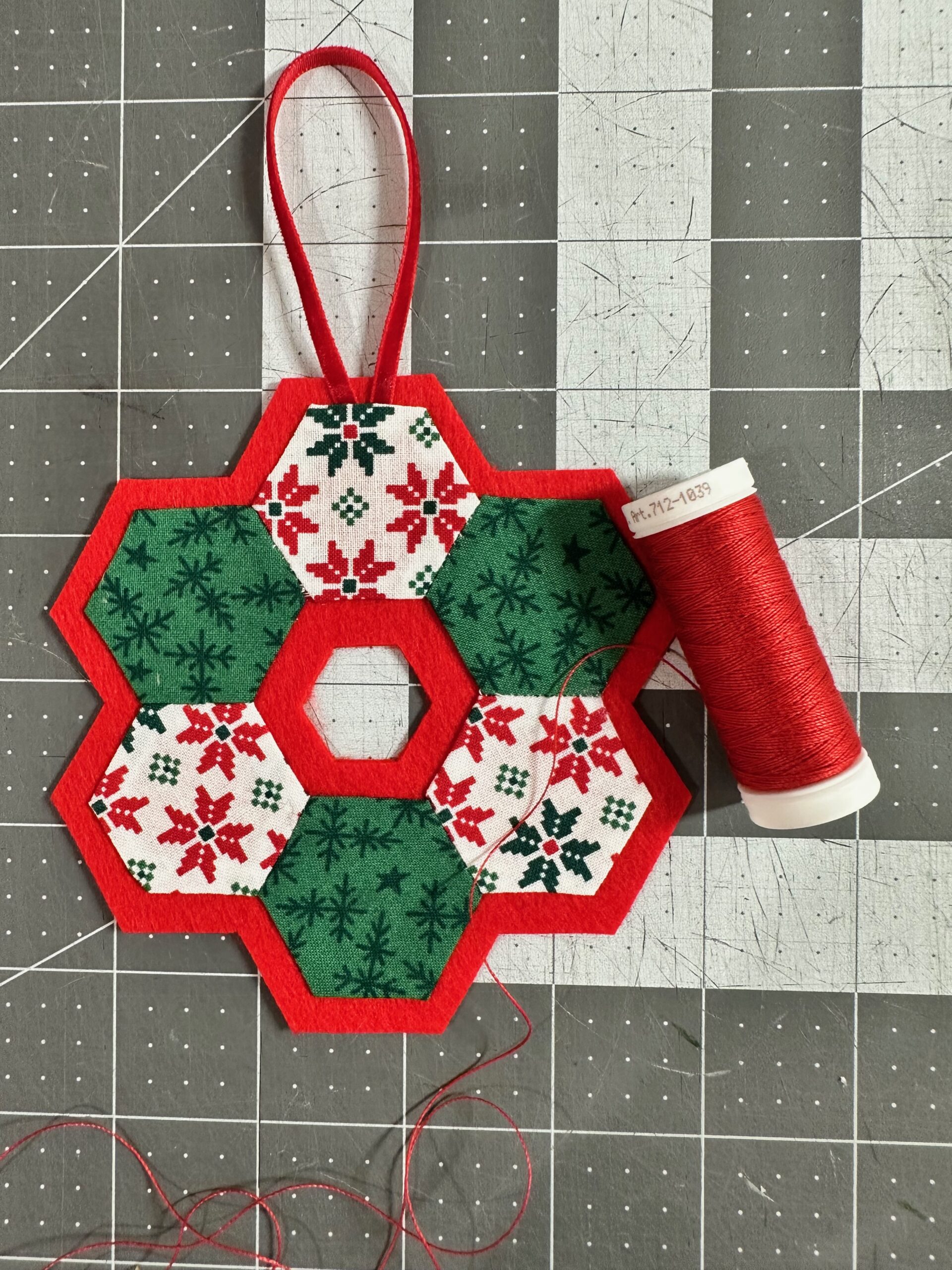 Sulky 12 wt. Cotton Thread with hexi ornament
